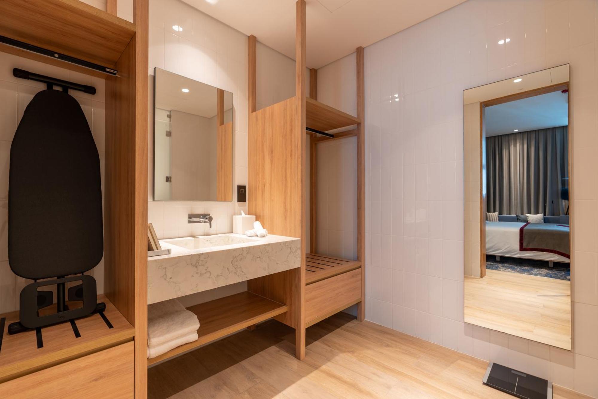 West Walk Retaj Hotel Al Rayyan Екстер'єр фото