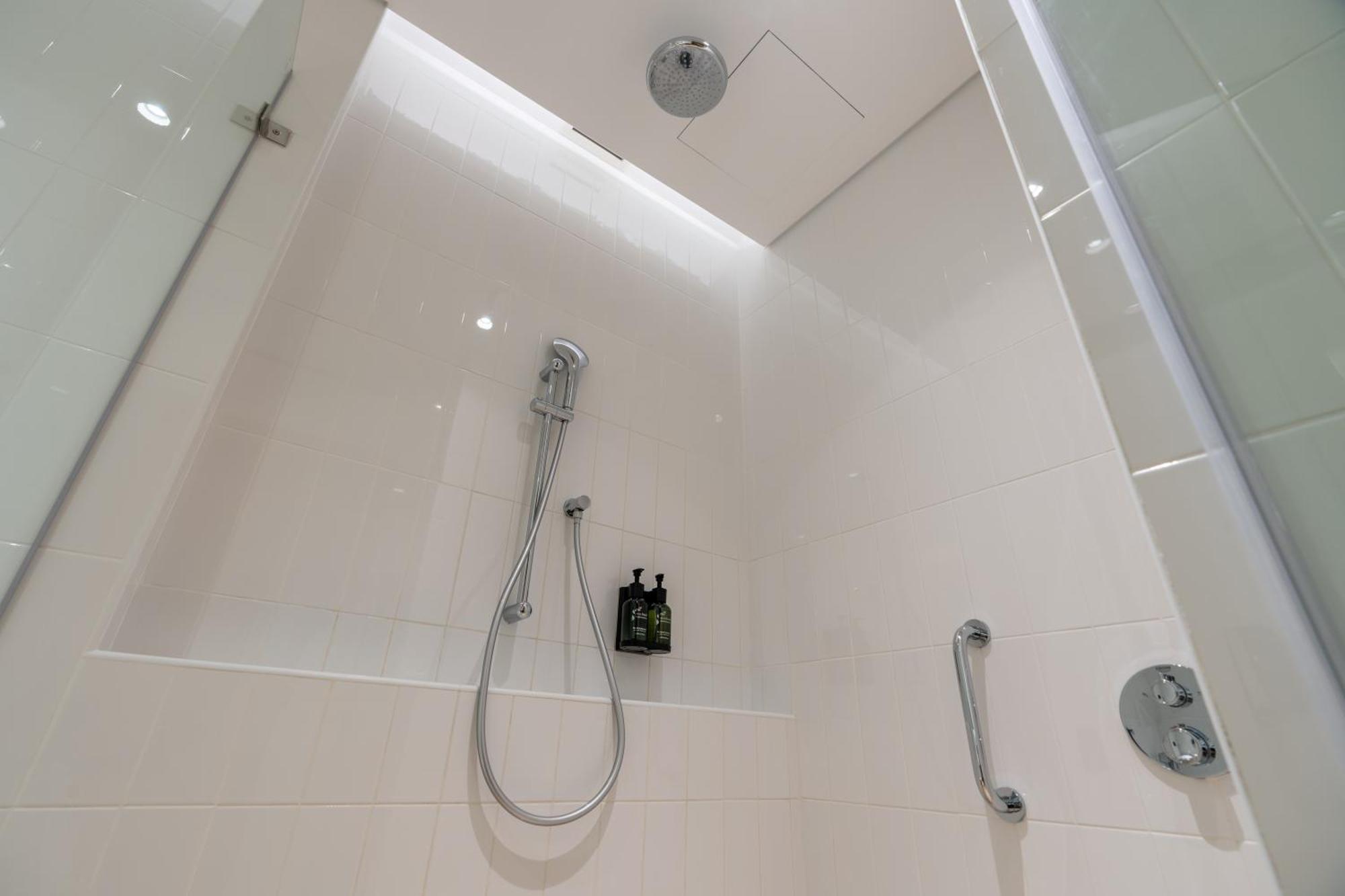 West Walk Retaj Hotel Al Rayyan Екстер'єр фото