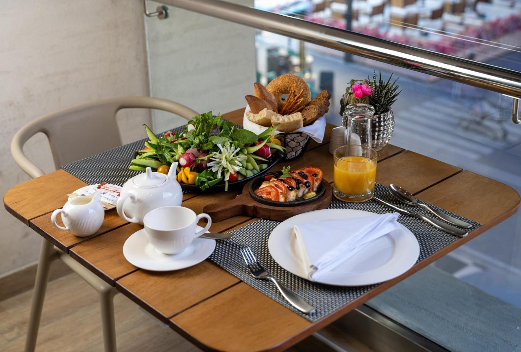 West Walk Retaj Hotel Al Rayyan Екстер'єр фото